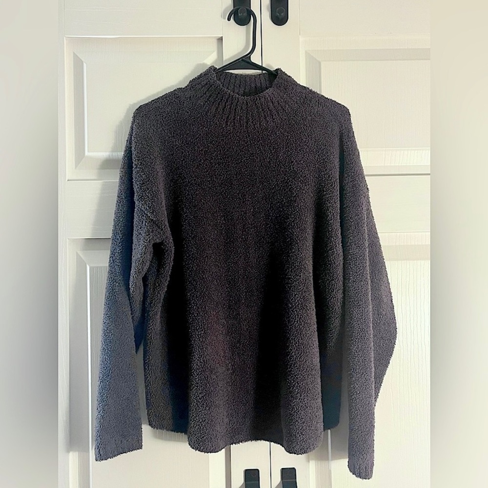 Uniqlo Dark Gray Fleecy Mock Neck Cozy Teddy Bear Sweater size Small